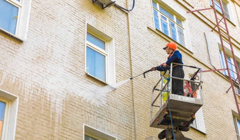 نماشویی ساختمان با طناب توسط شرکت های معتبر