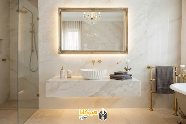 ۱۱. آینه با قاب طلایی برای سبک لاکچری